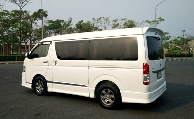 8 Seater Toyota Ventury Van
